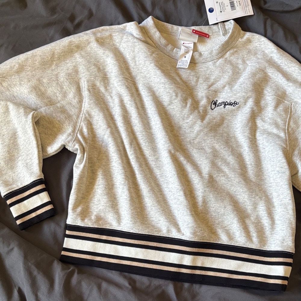 Women’s Champion Elective Cropped Crew sweater in Ash Heather